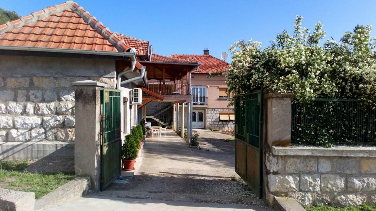 Guest House Green View Пирот Экстерьер фото